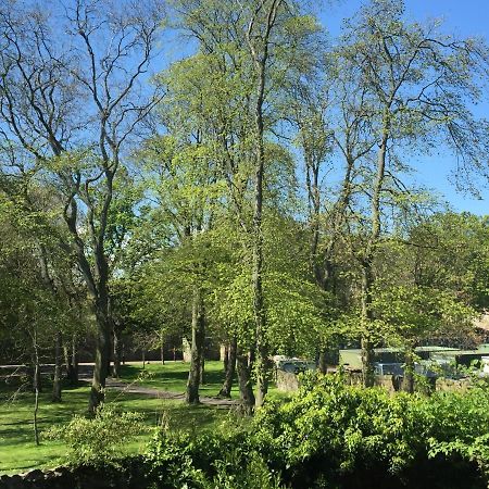 Next Door To Holyrood Palace And Arthur'S Seat Bed & Breakfast Единбург Екстериор снимка